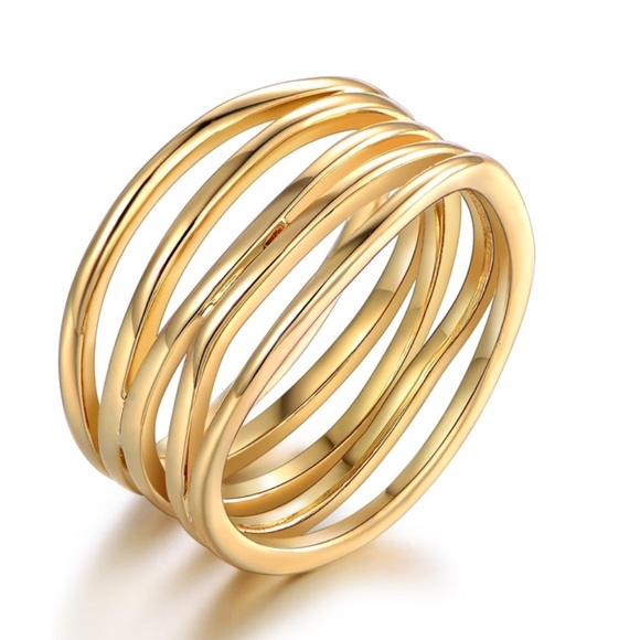 Jewelry - 18K Gold Plated Statement Ring Elegant Gold-Tone Women's Ring